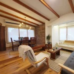 habitacion con cortina roller sunscreen